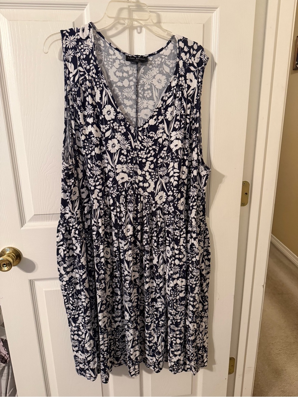 Lane Bryant Navy & White Floral V-Neck Sleeveless Dress